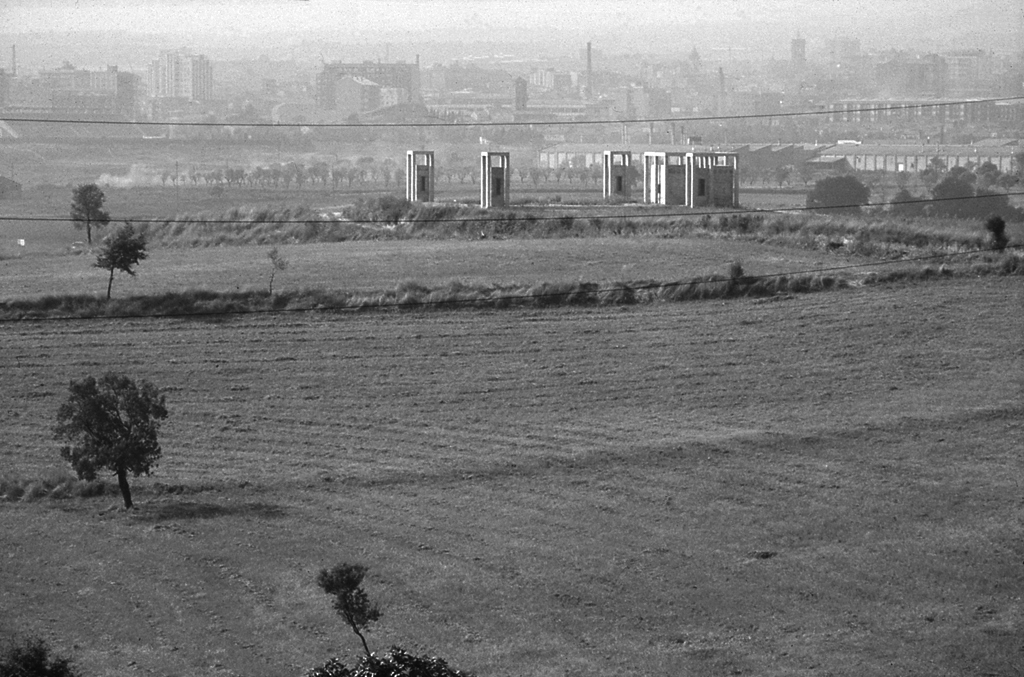 Access and ventilation towers of an underground water tank - Garcés - de Seta - Bonet