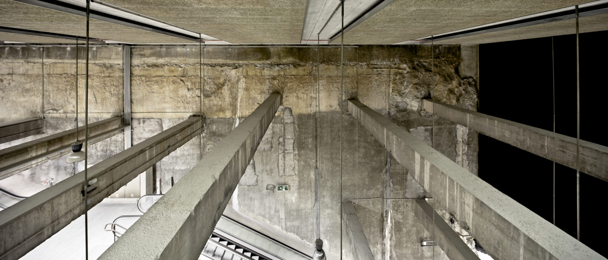 Tres estaciones de metro L9 - Garcés - de Seta - Bonet