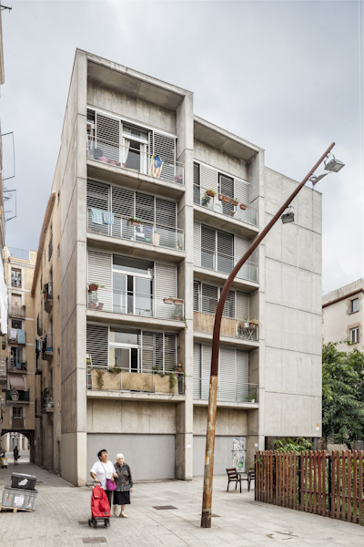 24 Habitatges i locals comercials al Carrer Carders - Garcés - de Seta - Bonet