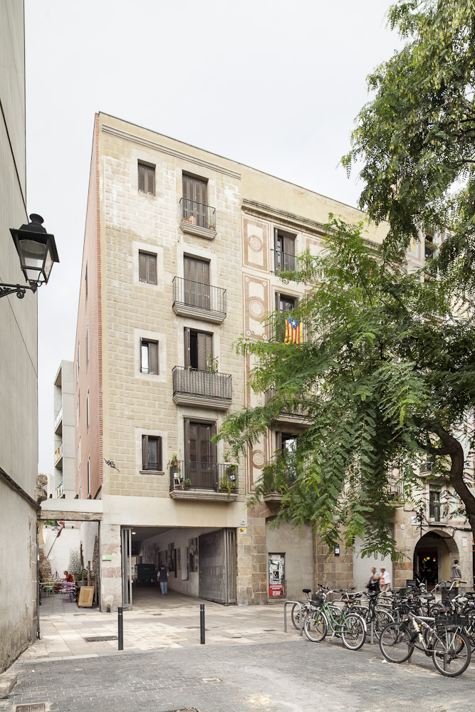 24 Apartments and commercial premises in Carrer de Carders - Garcés - de Seta - Bonet