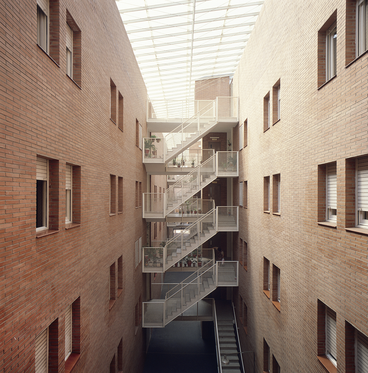 Multifamily housing in Pi Molist - Garcés - de Seta - Bonet