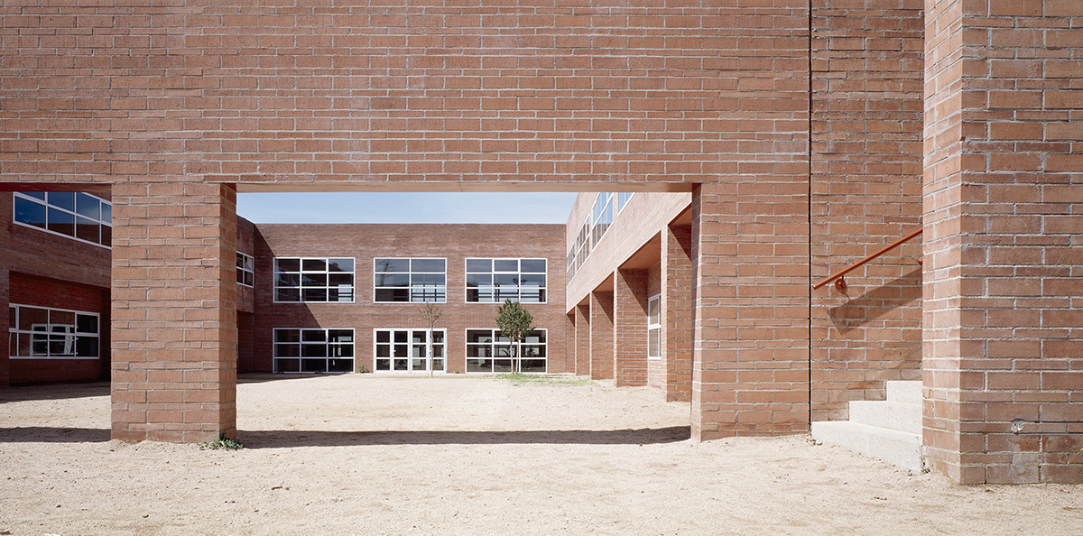 Secondary School in Roda de Ter - Garcés - de Seta - Bonet