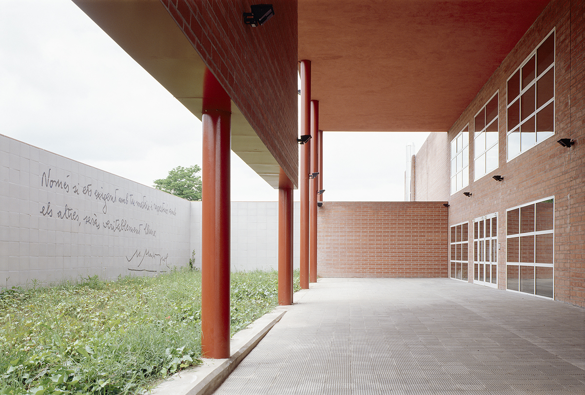 Instituto de Educación Secundaria en Roda de Ter - Garcés - de Seta - Bonet